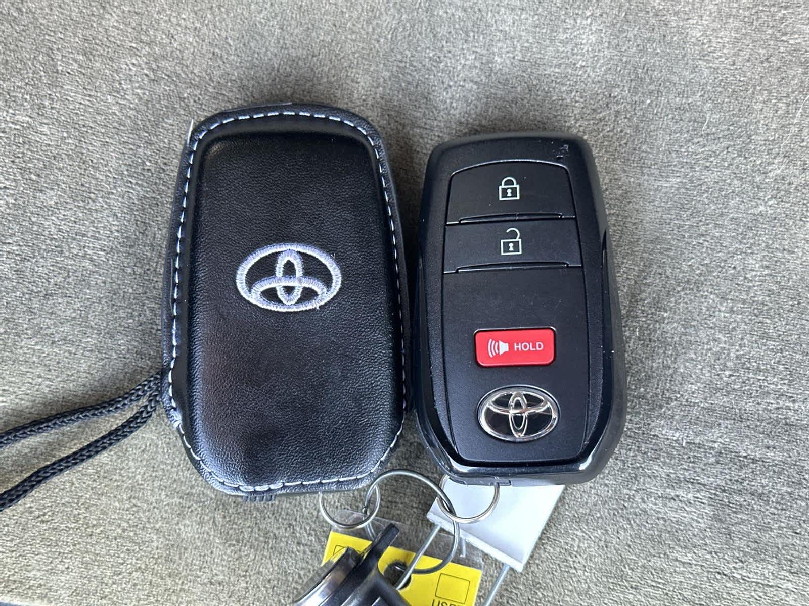 Thumbnail: 2023 Toyota Corolla Cross - 21