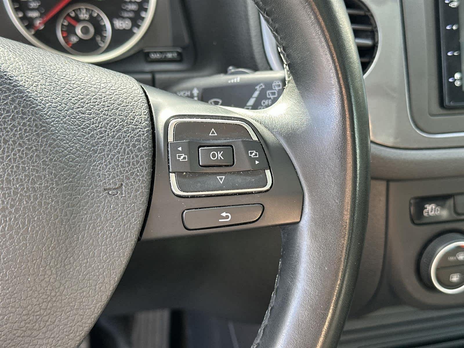 Thumbnail: 2017 Volkswagen Tiguan - 24