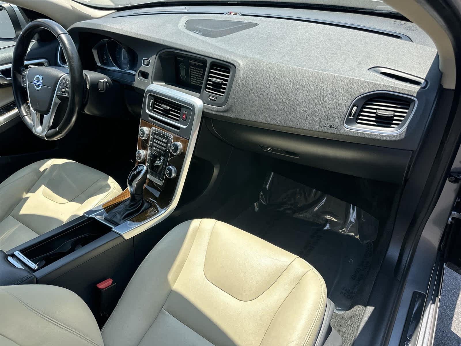 Thumbnail: 2016 Volvo S60 - 12