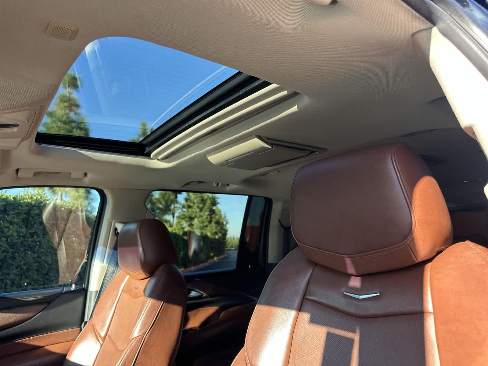 Thumbnail: 2016 Cadillac Escalade - 31