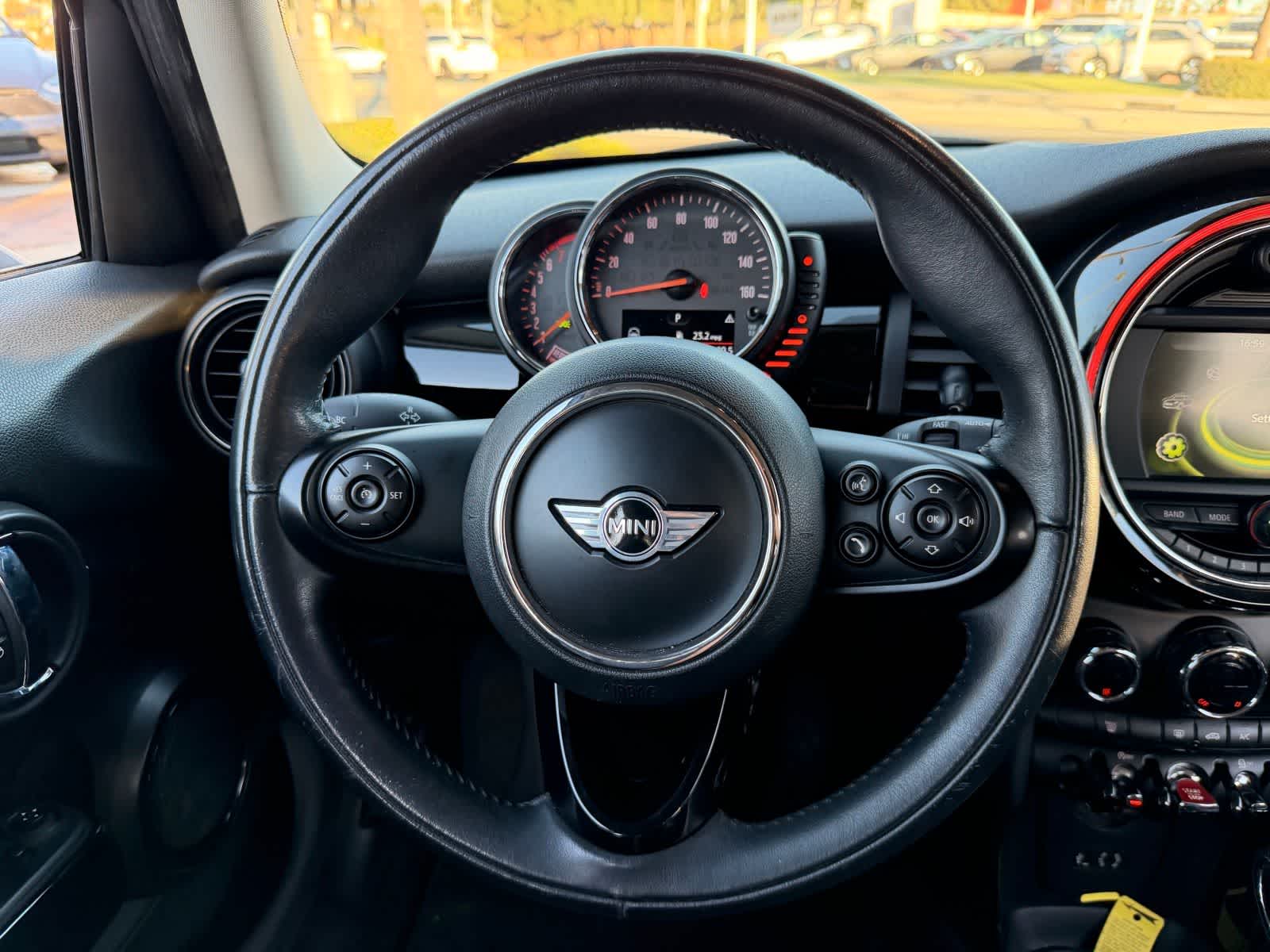 Thumbnail: 2017 MINI Cooper Hardtop - 17