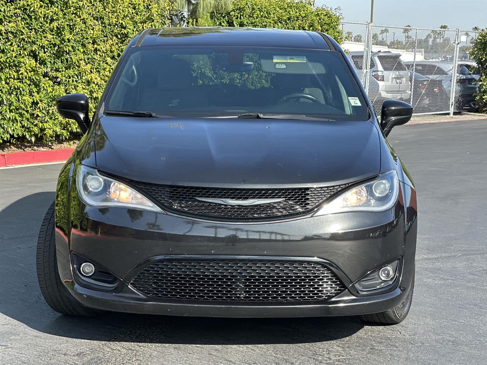 Thumbnail: 2019 Chrysler Pacifica - 6