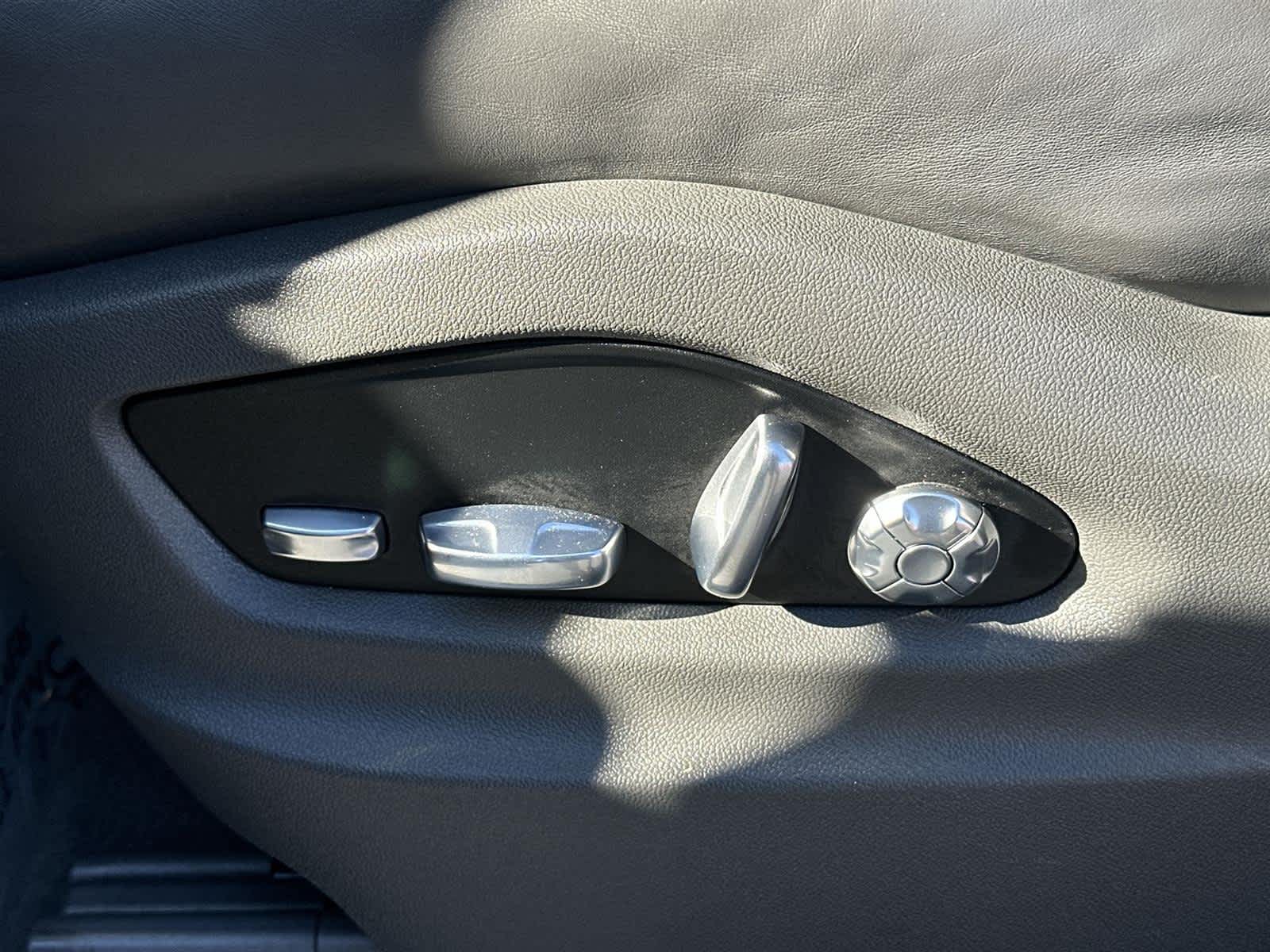 Thumbnail: 2021 Porsche Cayenne - 23