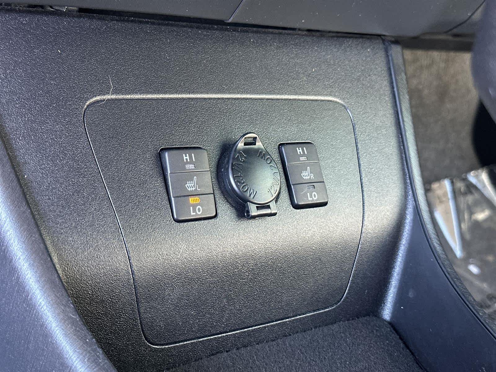Thumbnail: 2015 Toyota Prius - 26