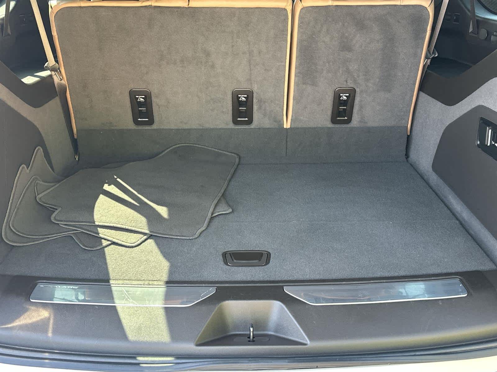 Thumbnail: 2022 Cadillac Escalade - 20