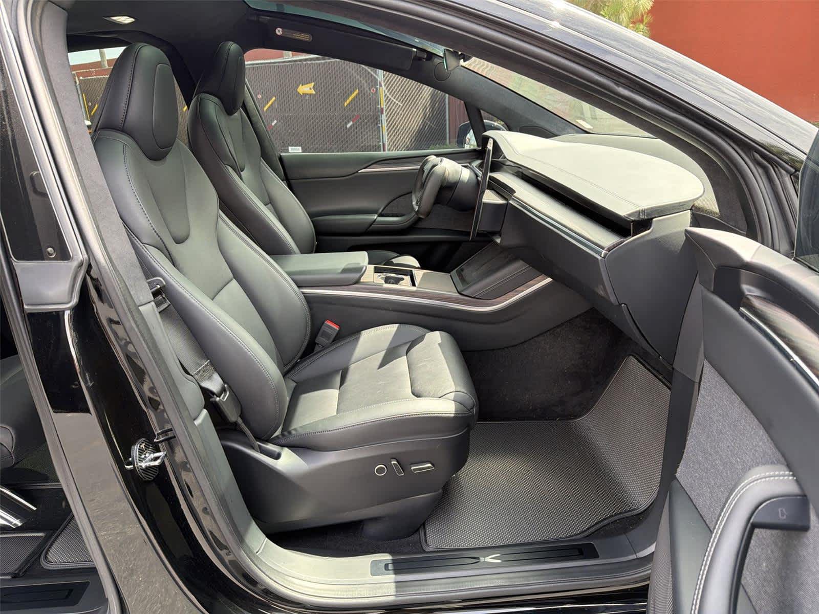 Thumbnail: 2024 Tesla Model X - 15