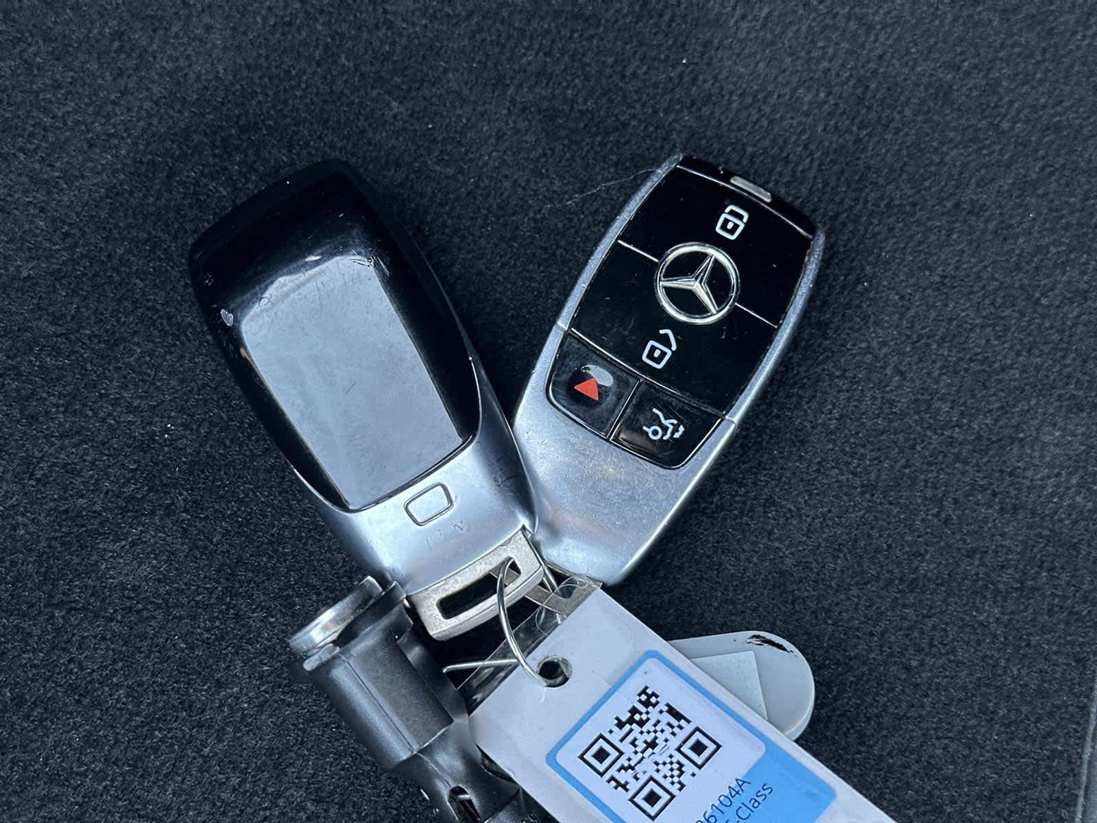 Thumbnail: 2017 Mercedes-Benz E-Class - 21