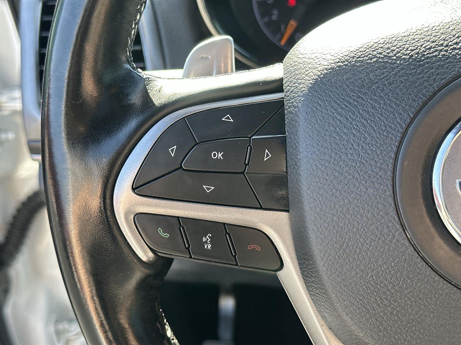 Thumbnail: 2020 Jeep Grand Cherokee - 24