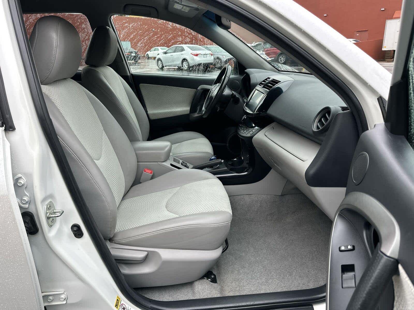 2012 Toyota RAV4 EV 14