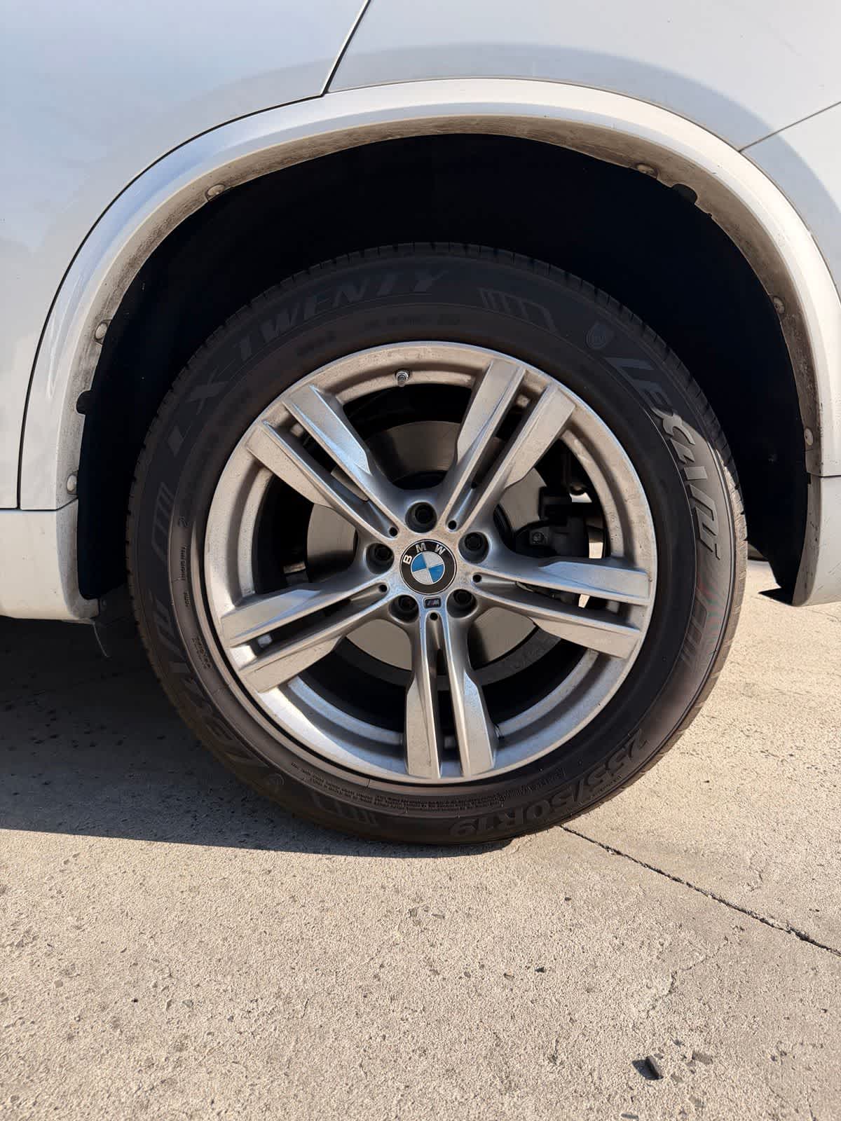 Thumbnail: 2015 BMW X5 - 21