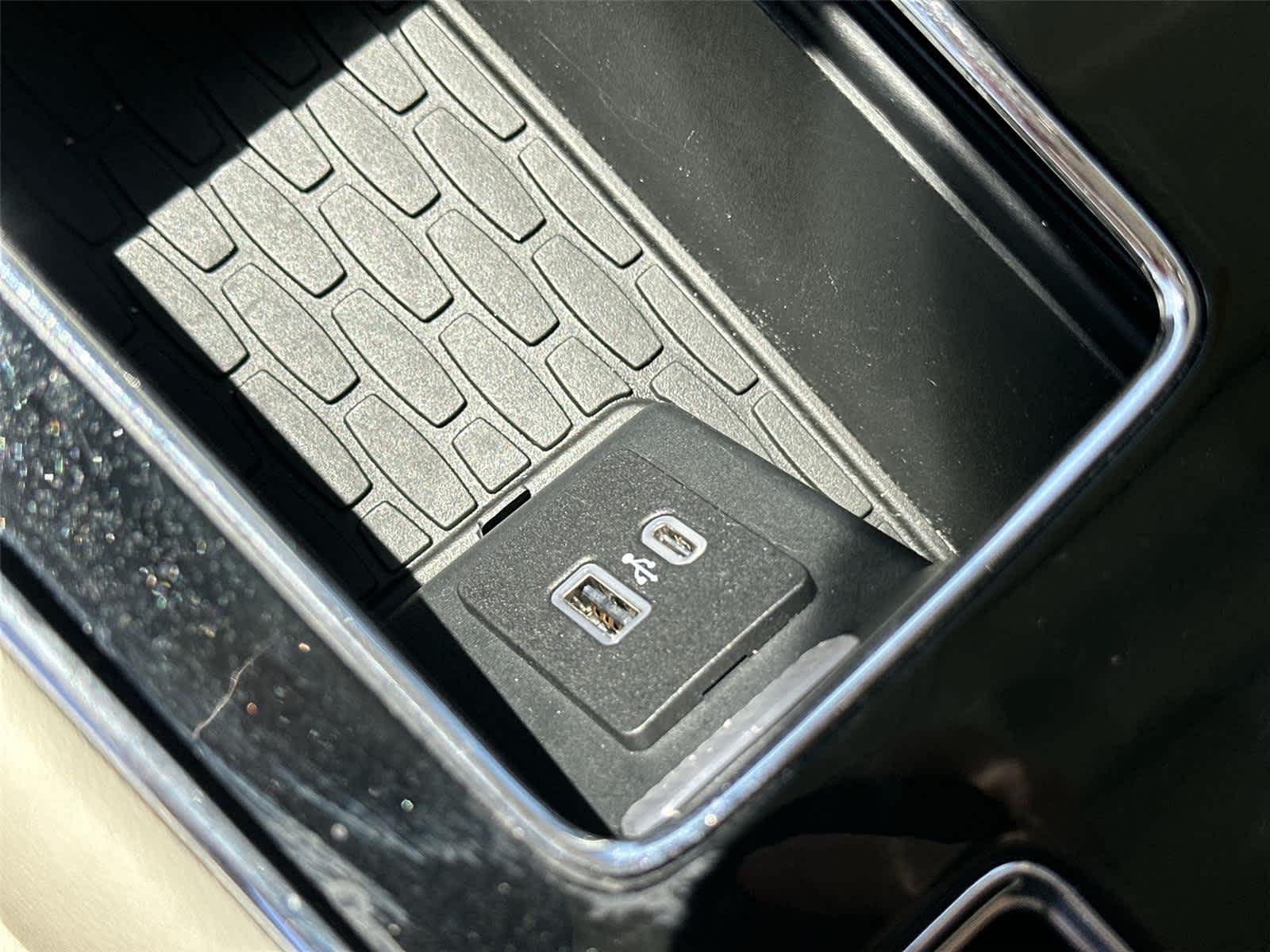 Thumbnail: 2023 Lincoln Aviator - 37