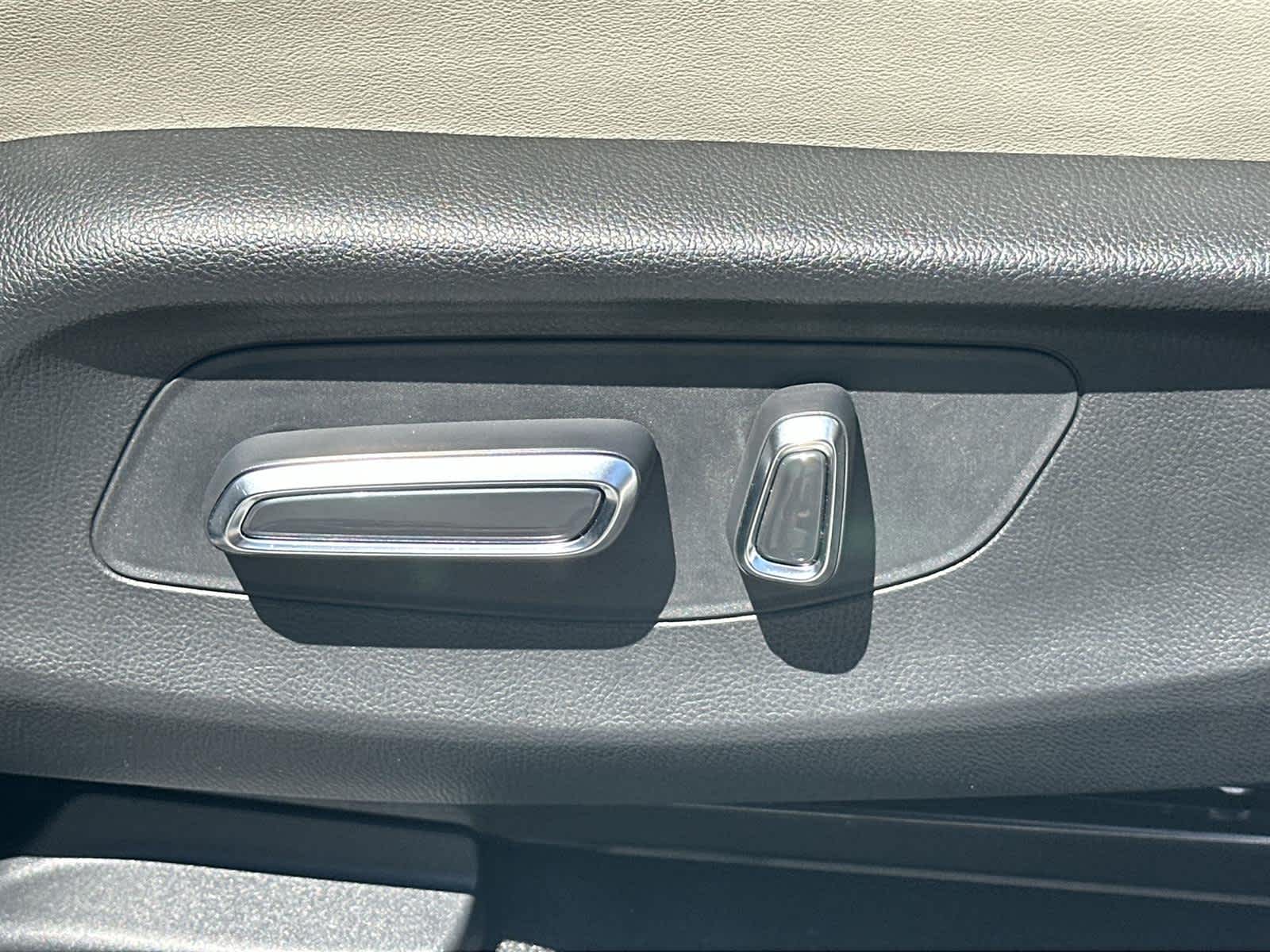 Thumbnail: 2025 Acura ADX - 22