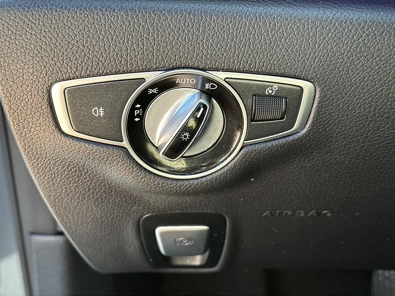 Thumbnail: 2017 Mercedes-Benz E-Class - 28