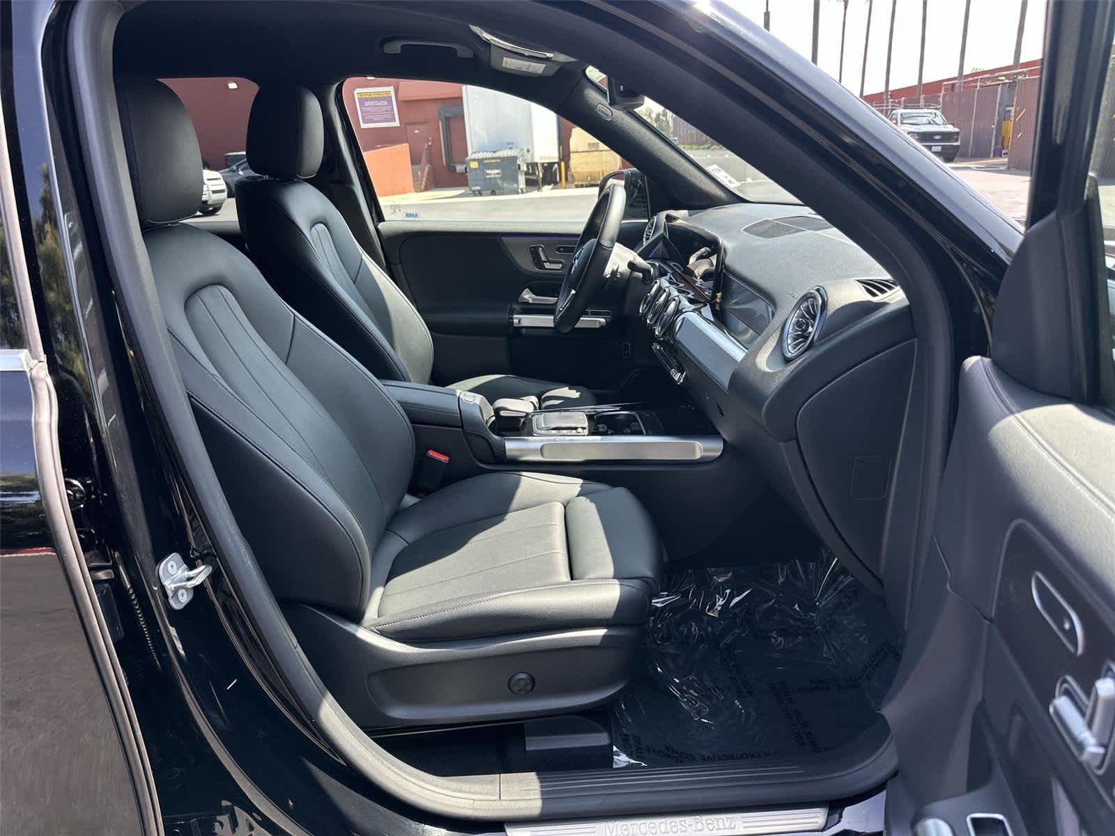 Thumbnail: 2023 Mercedes-Benz EQB - 14