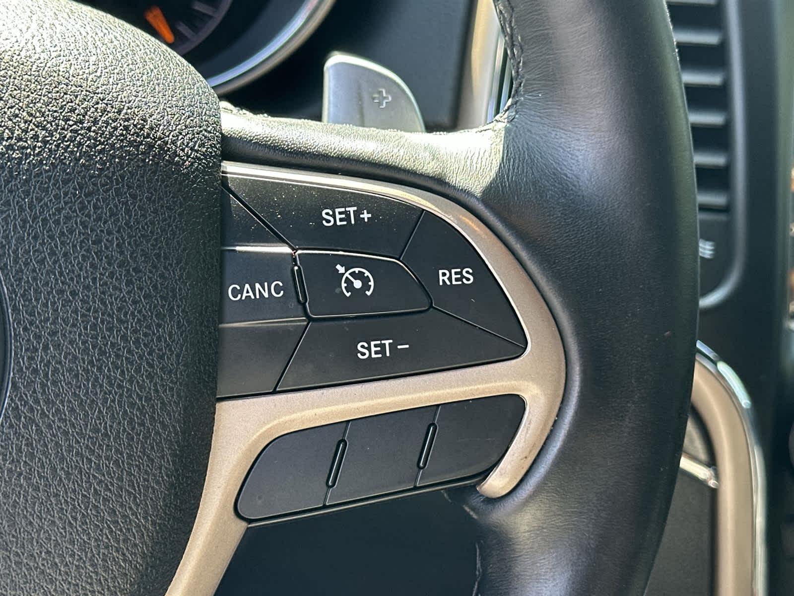 Thumbnail: 2017 Jeep Grand Cherokee - 24