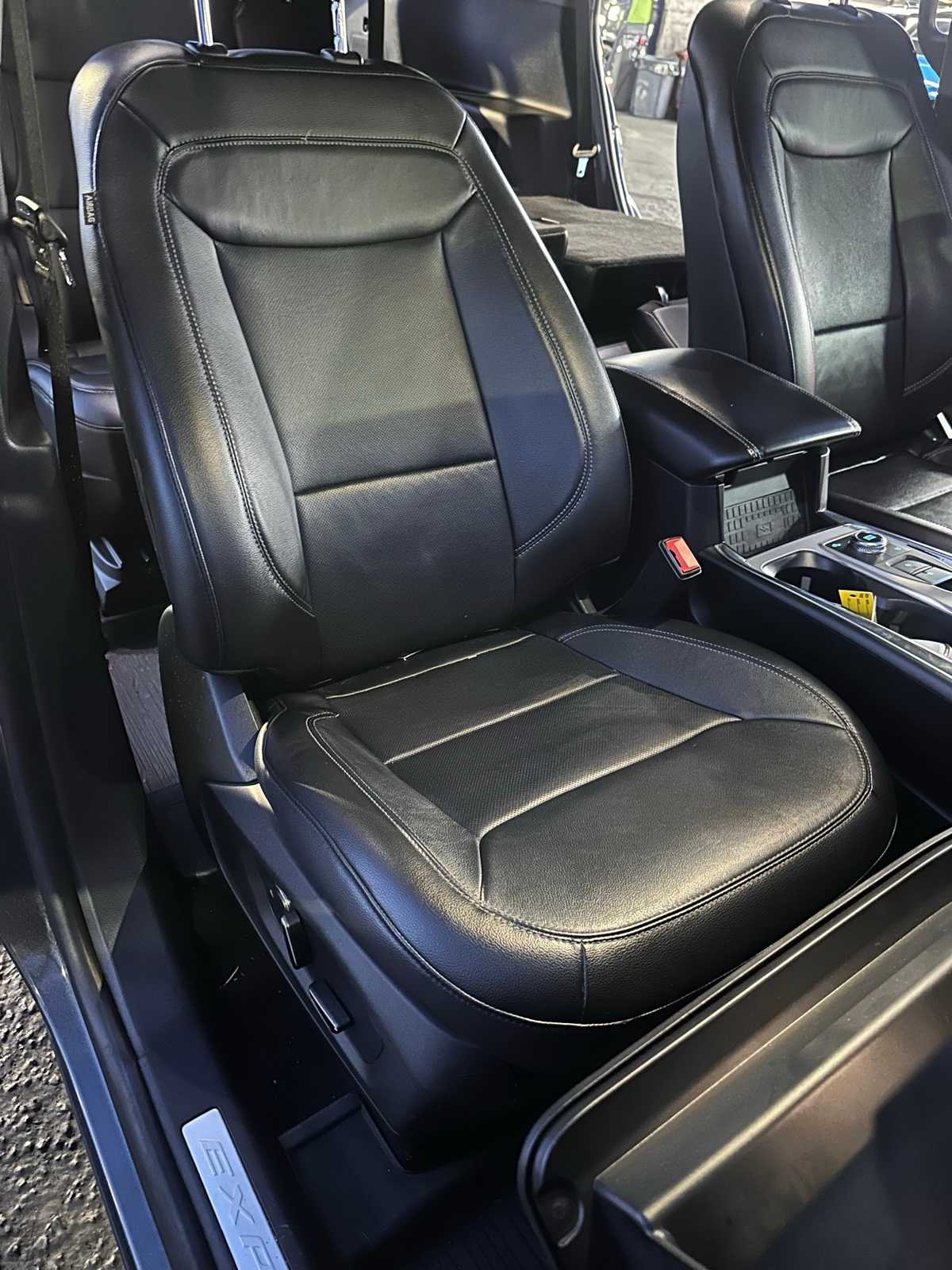 Thumbnail: 2020 Ford Explorer - 16