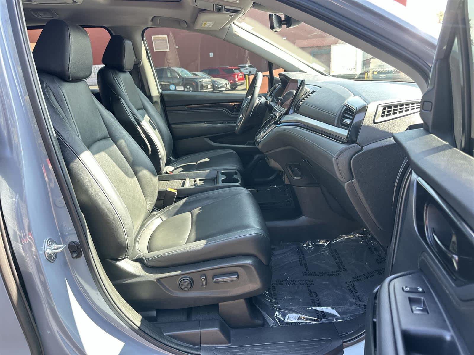 Thumbnail: 2023 Honda Odyssey - 14