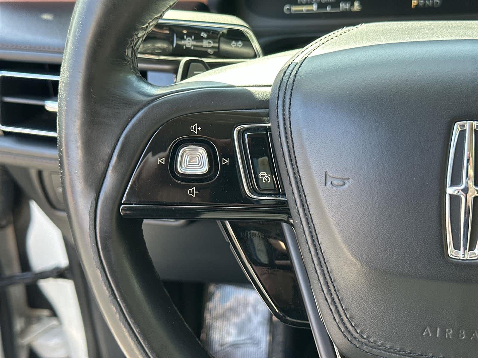 Thumbnail: 2020 Lincoln Aviator - 34