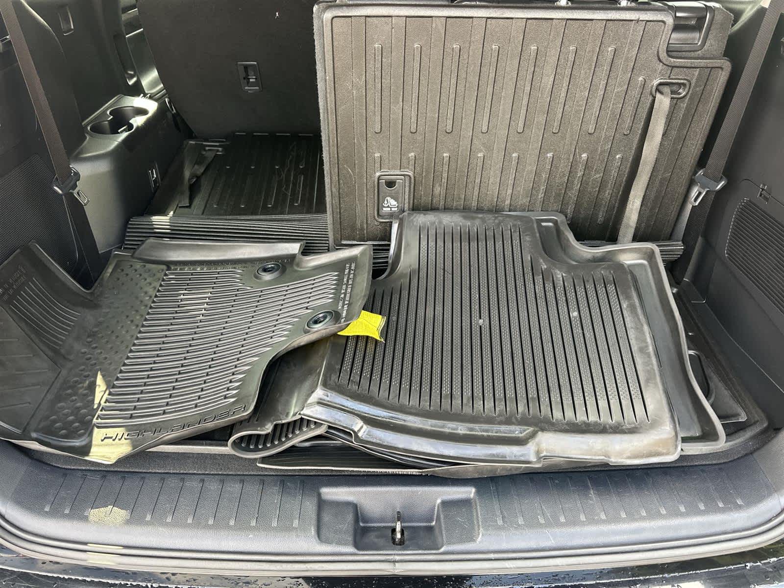 Thumbnail: 2022 Toyota Highlander - 20