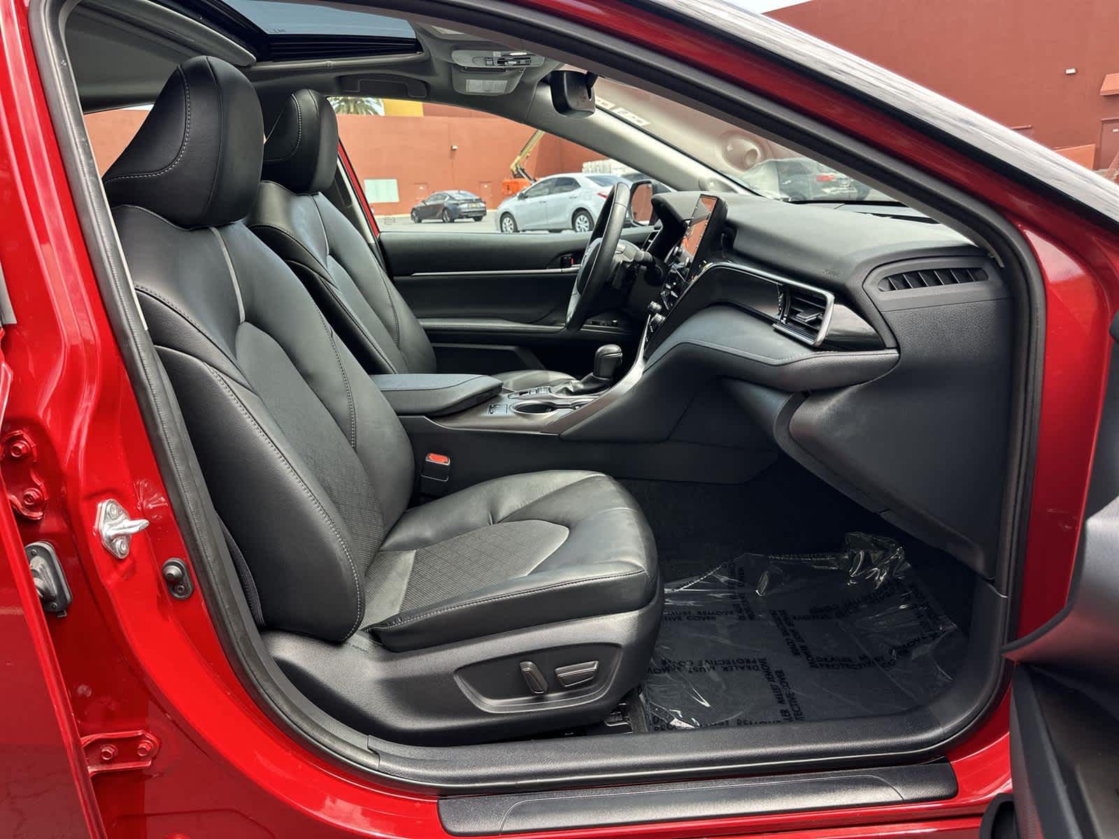 Thumbnail: 2022 Toyota Camry - 14