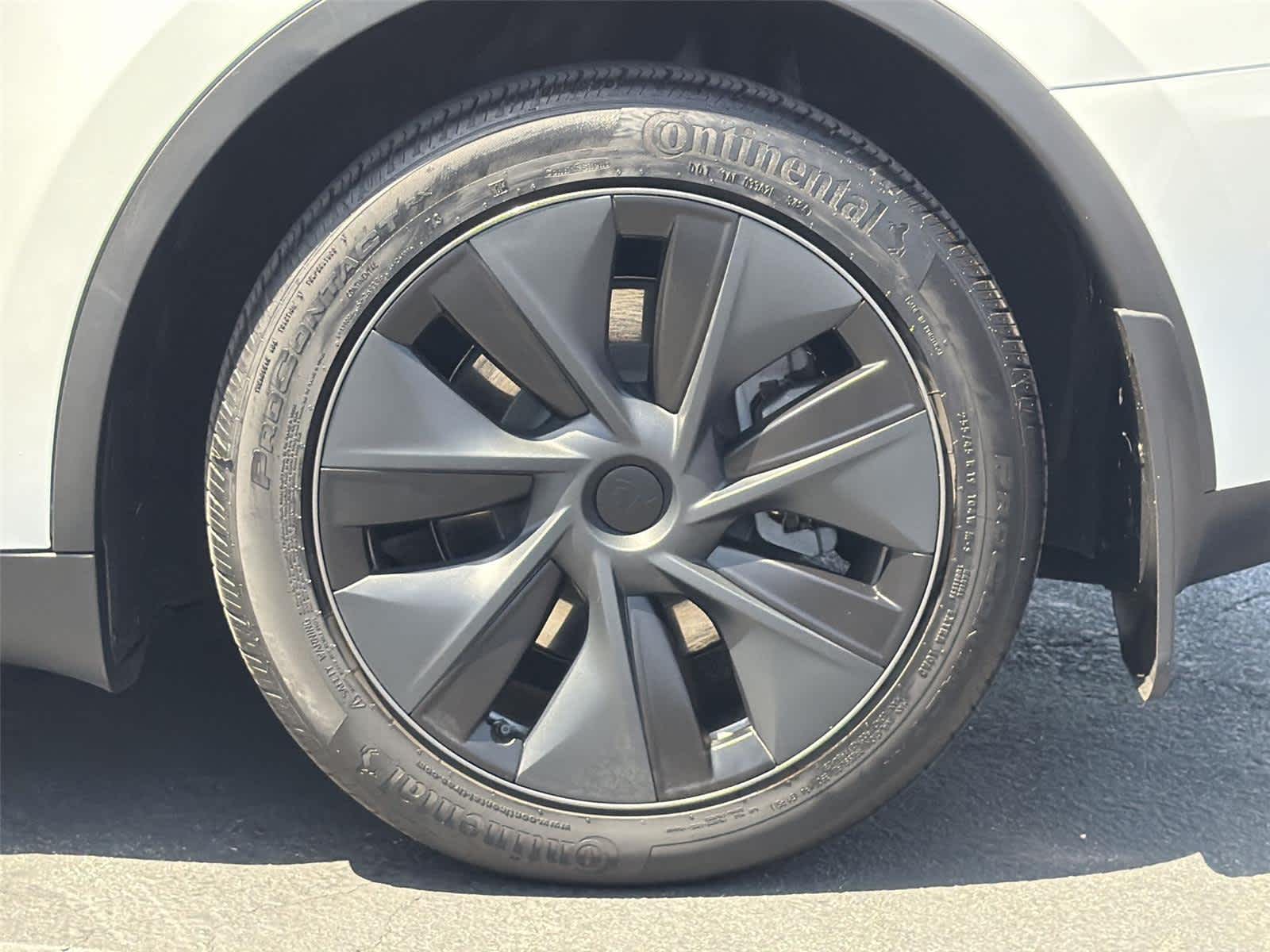 Thumbnail: 2025 Tesla Model Y - 8