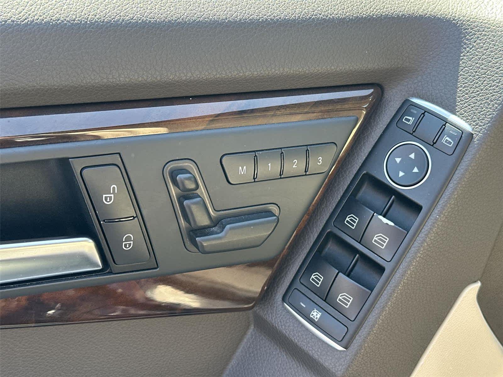 Thumbnail: 2015 Mercedes-Benz GLK - 22