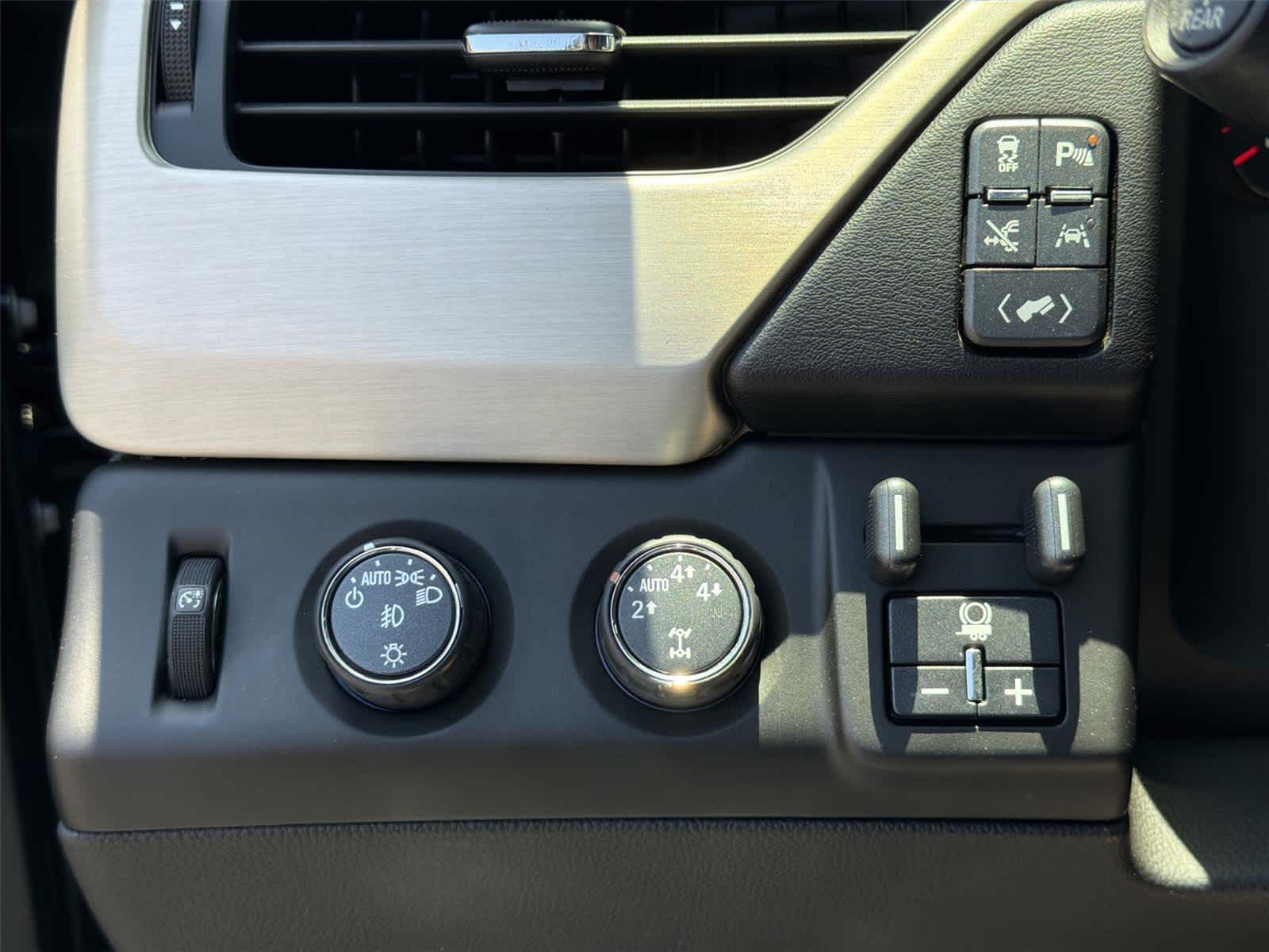 Thumbnail: 2016 GMC Yukon XL - 40