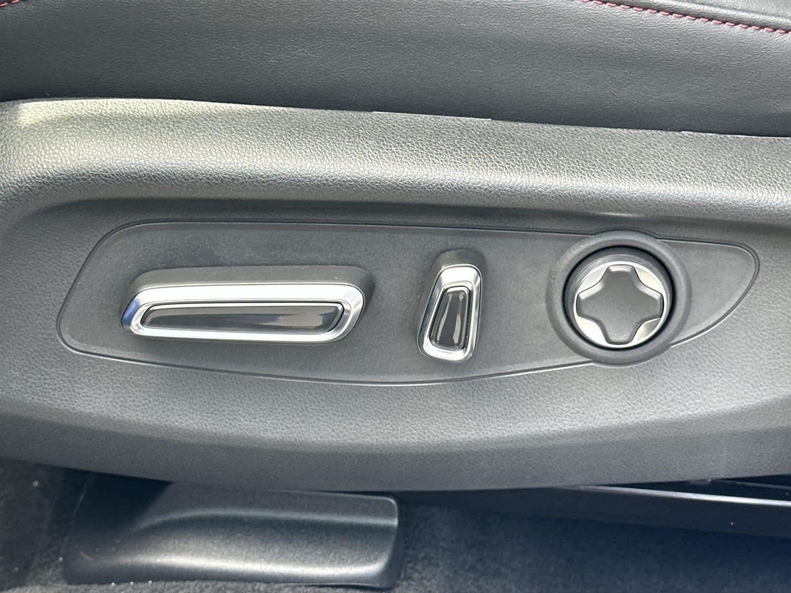 Thumbnail: 2025 Acura ADX - 22