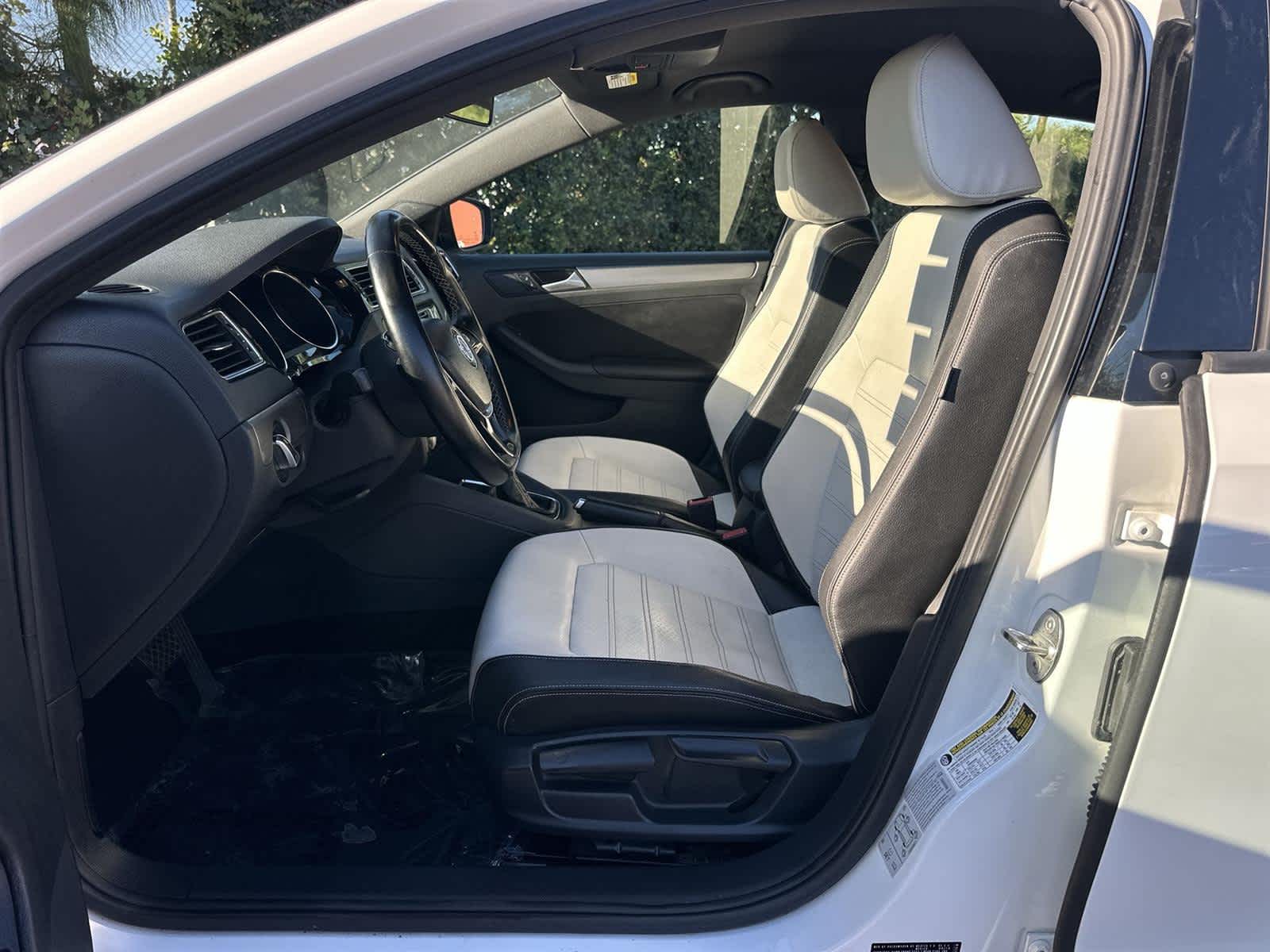 Thumbnail: 2016 Volkswagen Jetta - 11