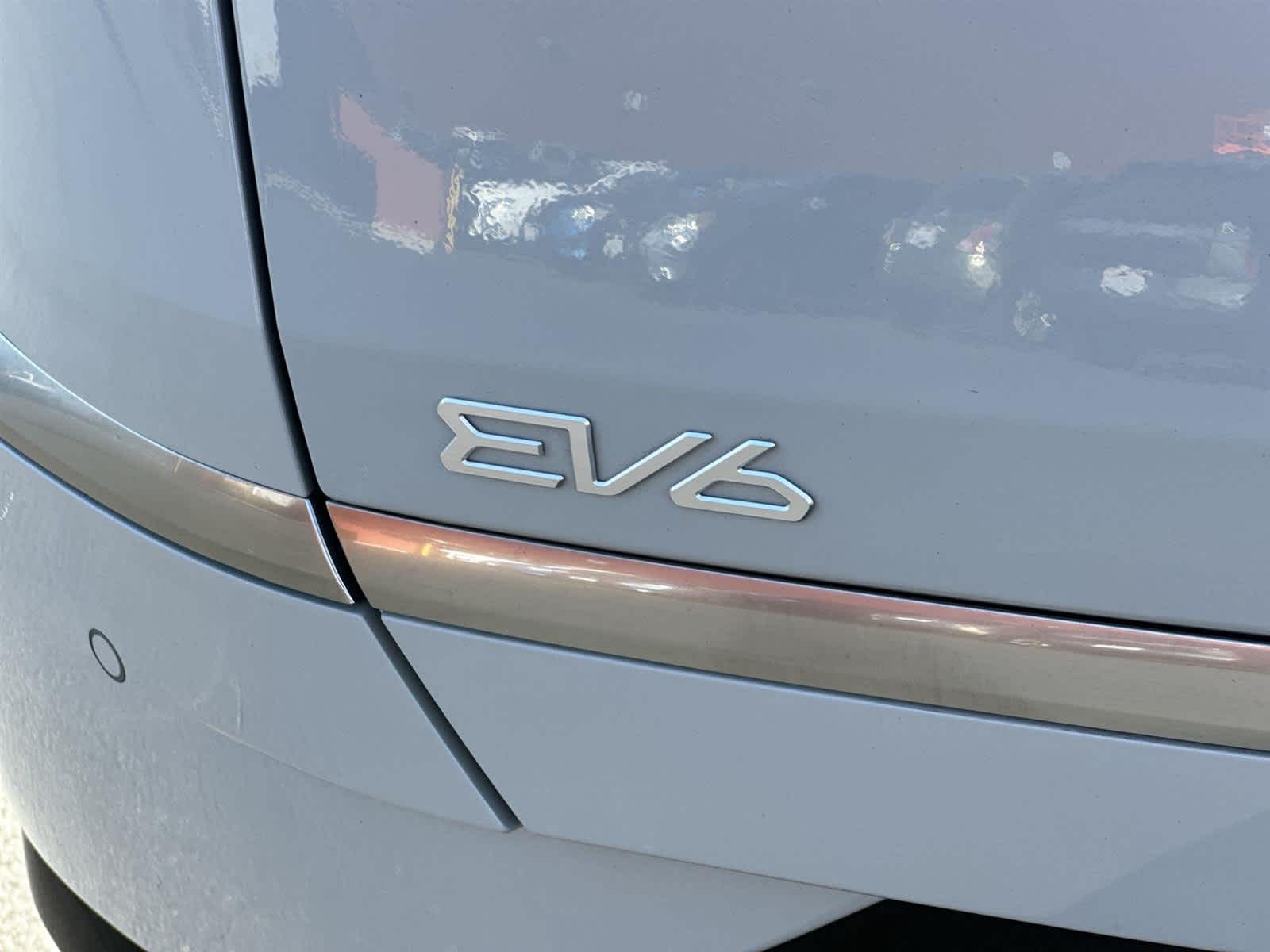 Thumbnail: 2022 Kia EV6 - 7
