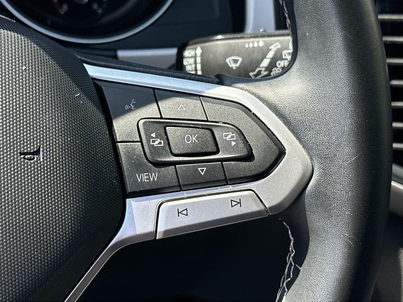 Thumbnail: 2021 Volkswagen Atlas - 24