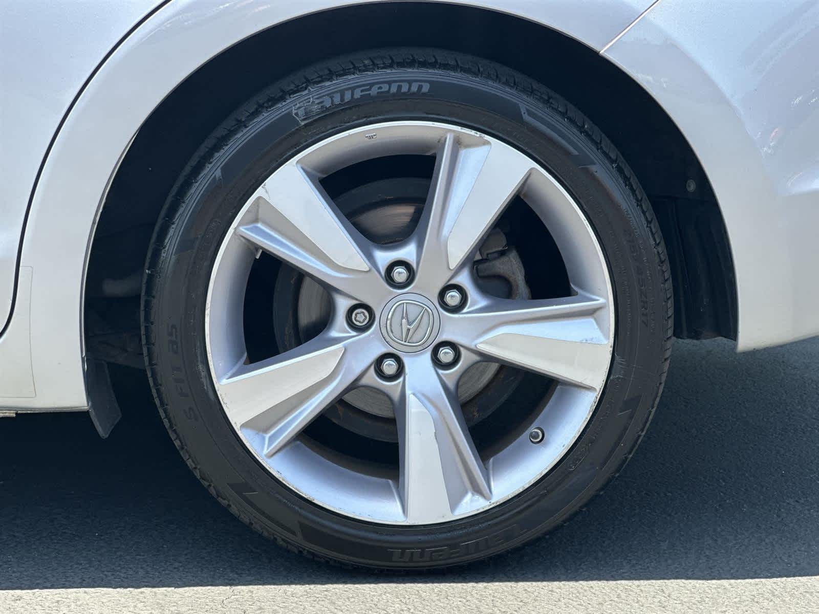 Thumbnail: 2013 Acura ILX - 8