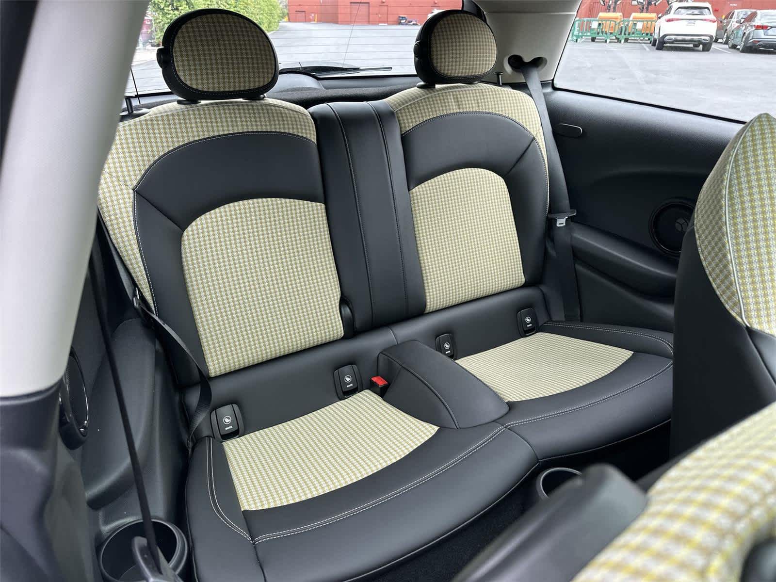 Thumbnail: 2022 MINI Cooper Hardtop - 13