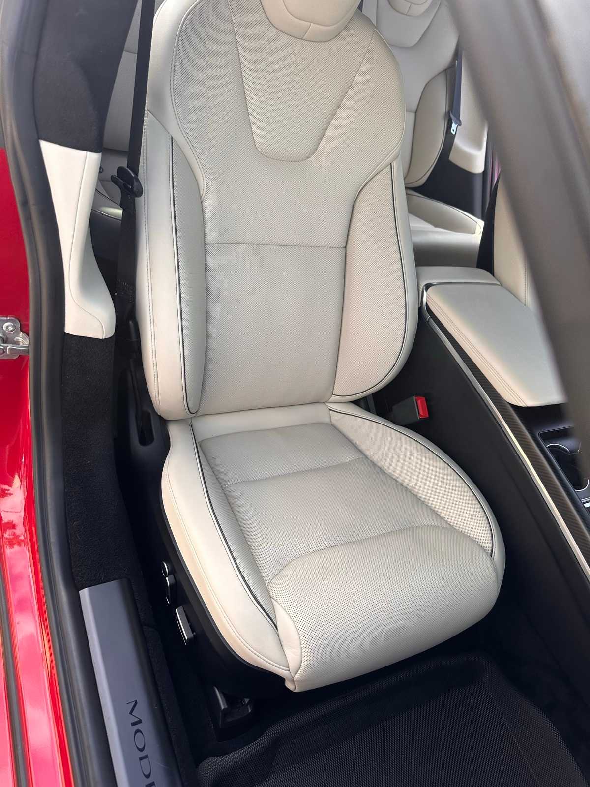 Thumbnail: 2022 Tesla Model S - 14