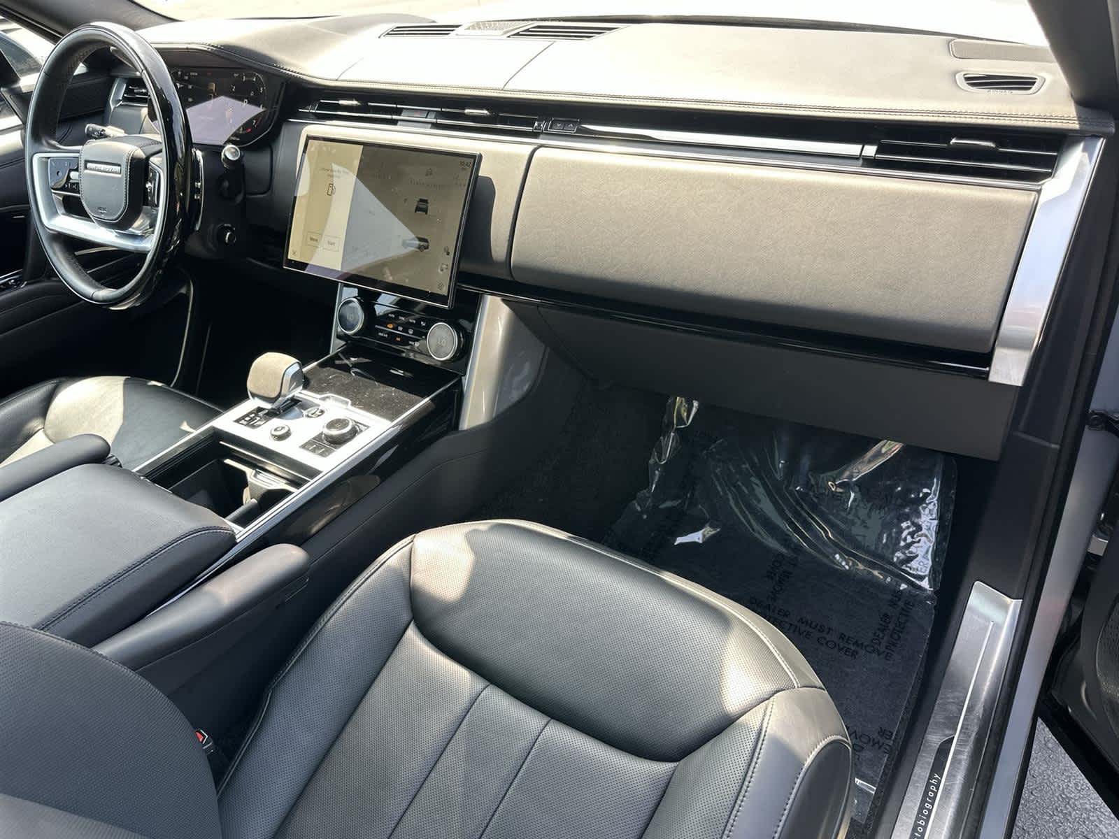 Thumbnail: 2023 Land Rover Range Rover - 12