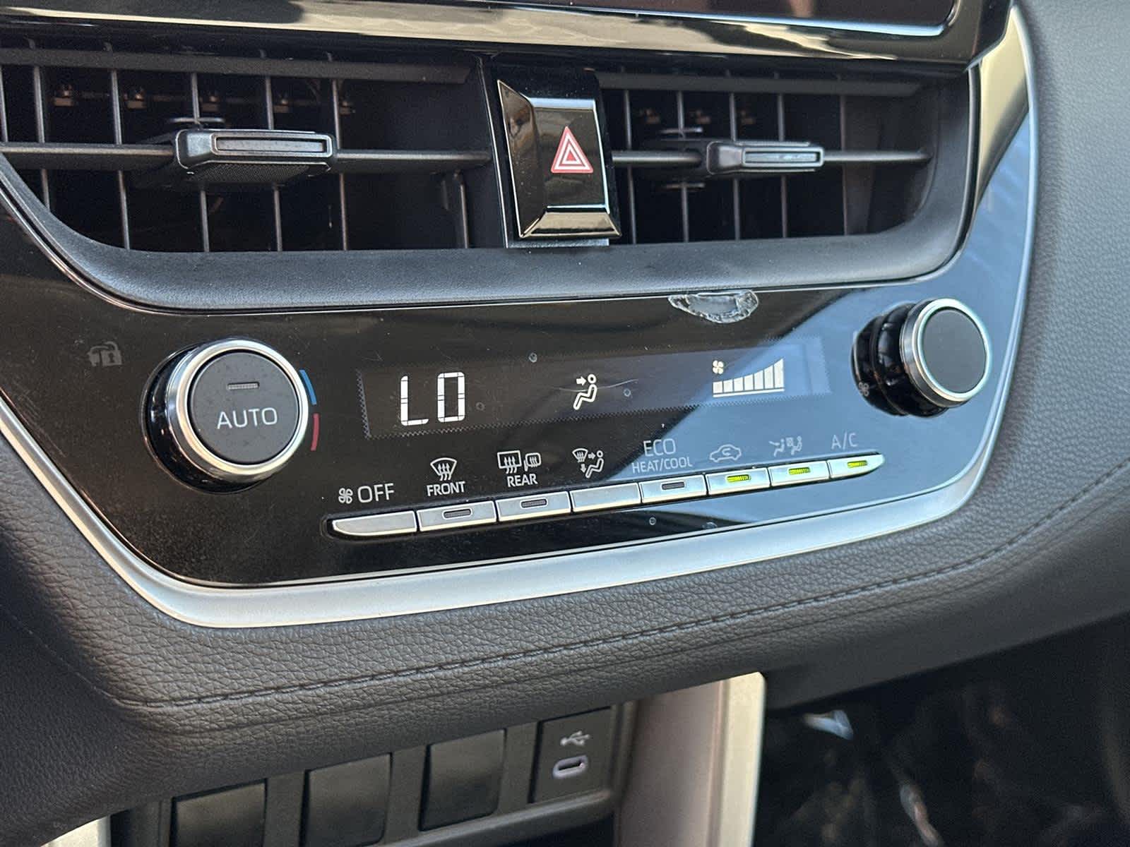 Thumbnail: 2023 Toyota Corolla Cross - 29