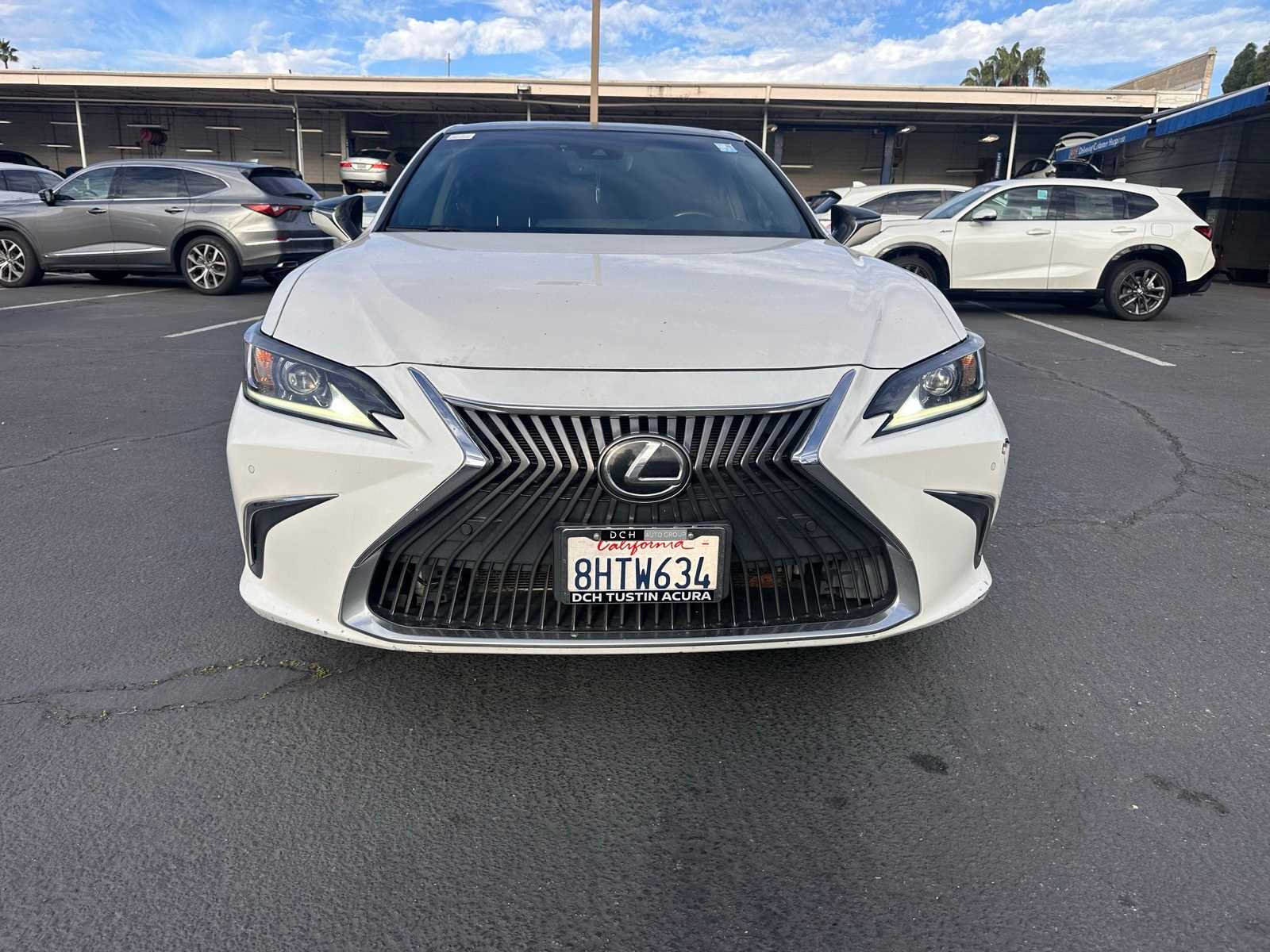 Thumbnail: 2019 Lexus ES - 8