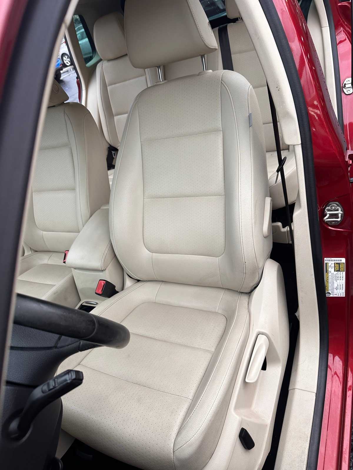 Thumbnail: 2015 Volkswagen Tiguan - 14