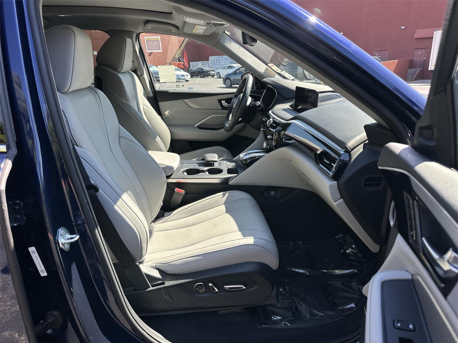 Thumbnail: 2023 Acura MDX - 14