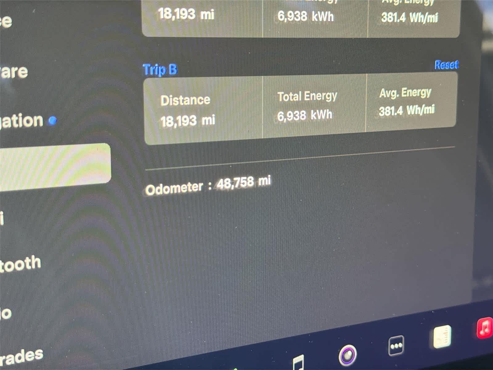 Thumbnail: 2022 Tesla Model X - 20