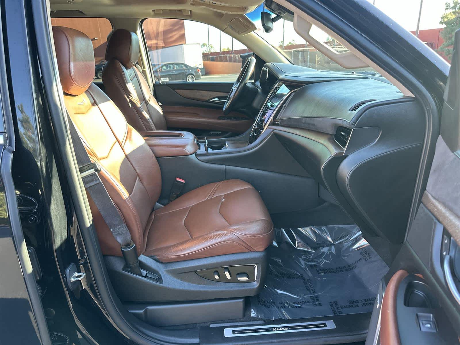 Thumbnail: 2016 Cadillac Escalade - 14