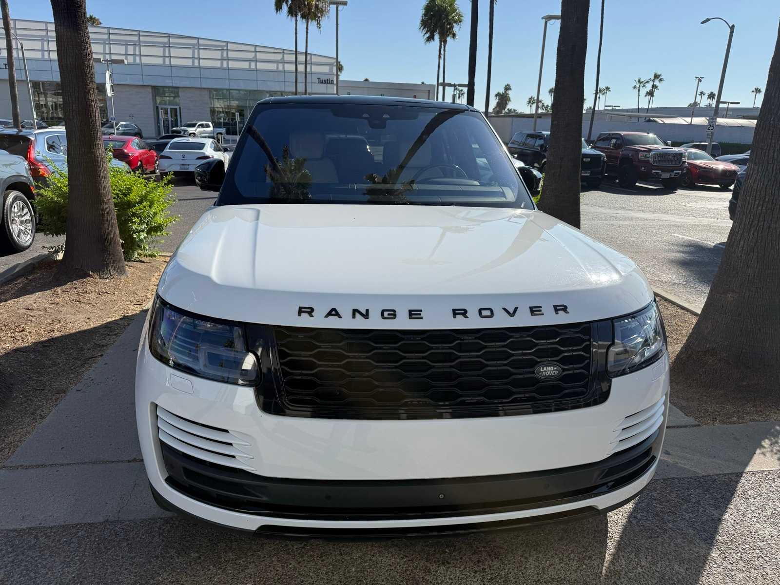 Thumbnail: 2018 Land Rover Range Rover - 8