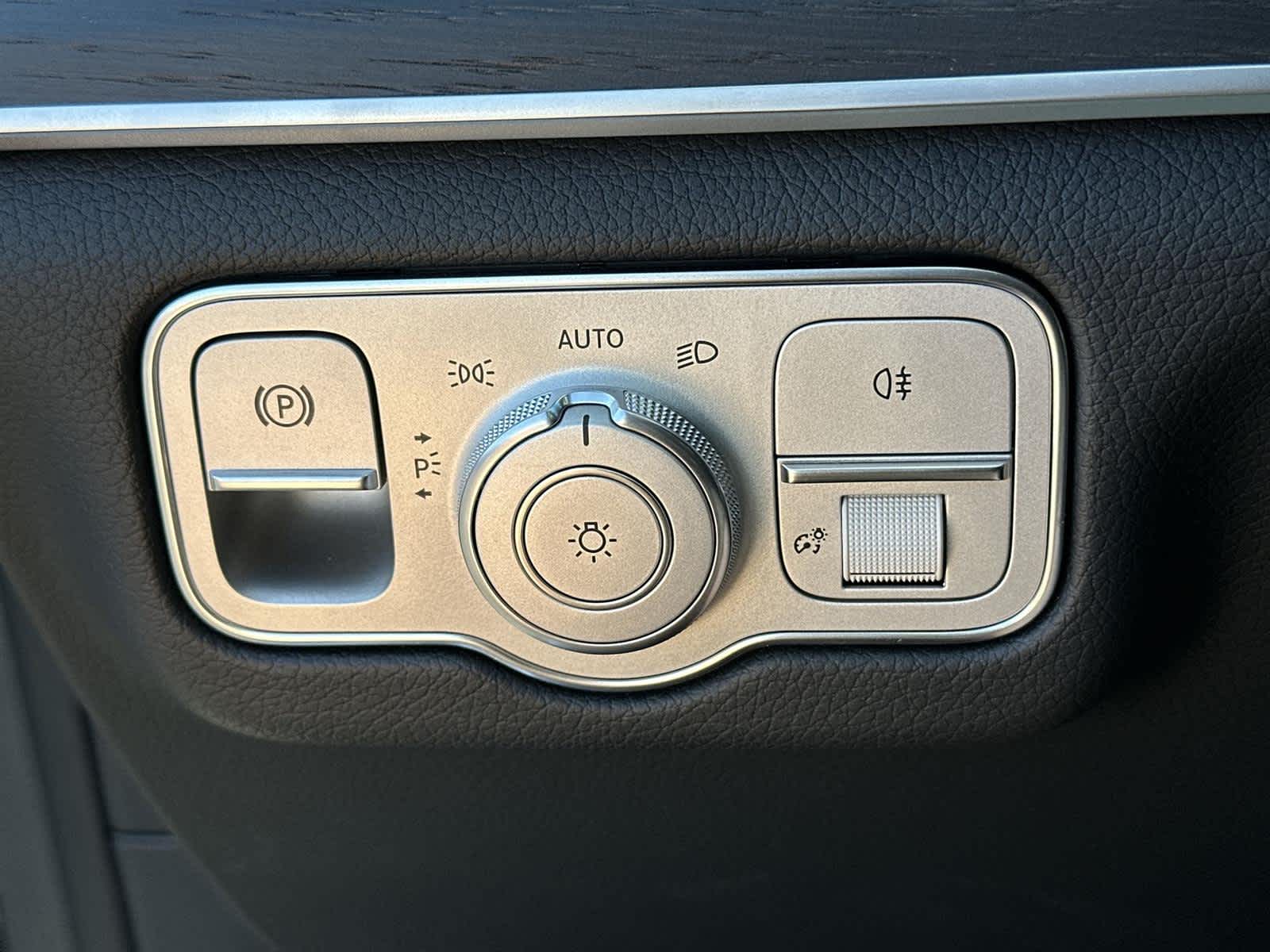 Thumbnail: 2023 Mercedes-Benz GLE - 30