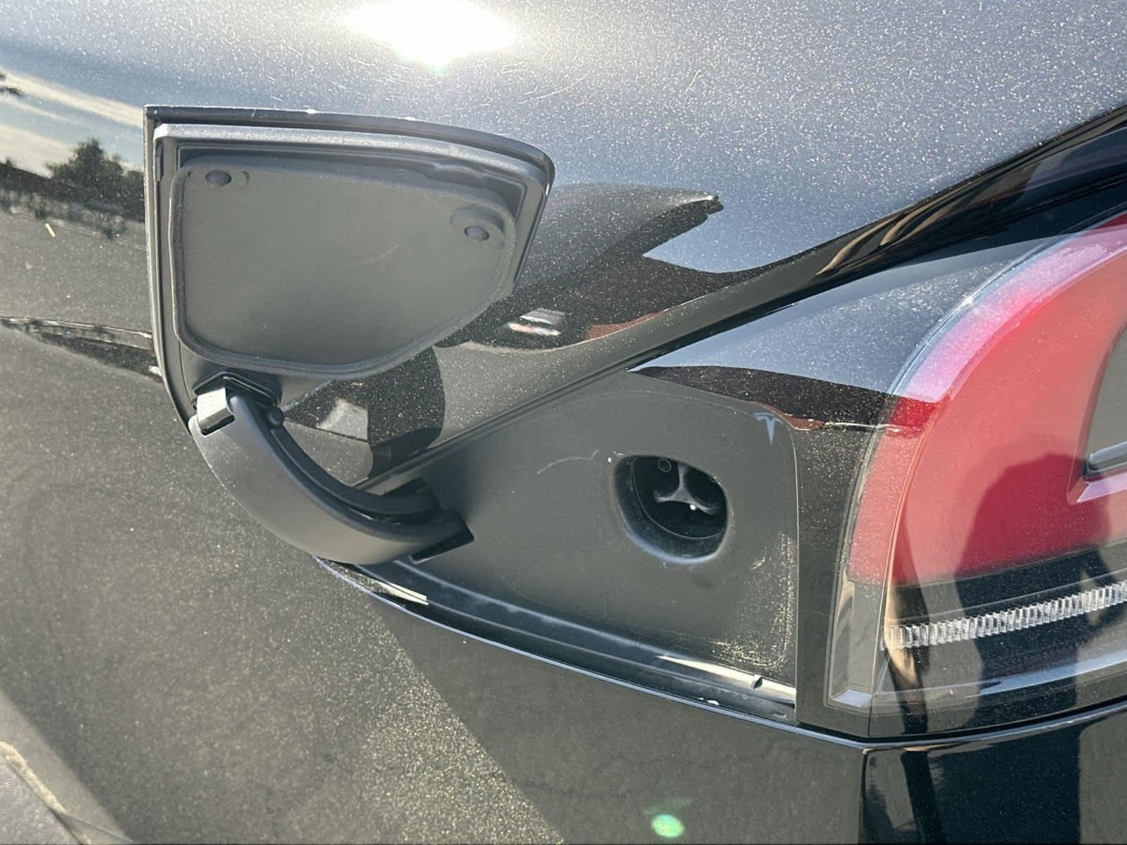 Thumbnail: 2026 Tesla Model X - 9