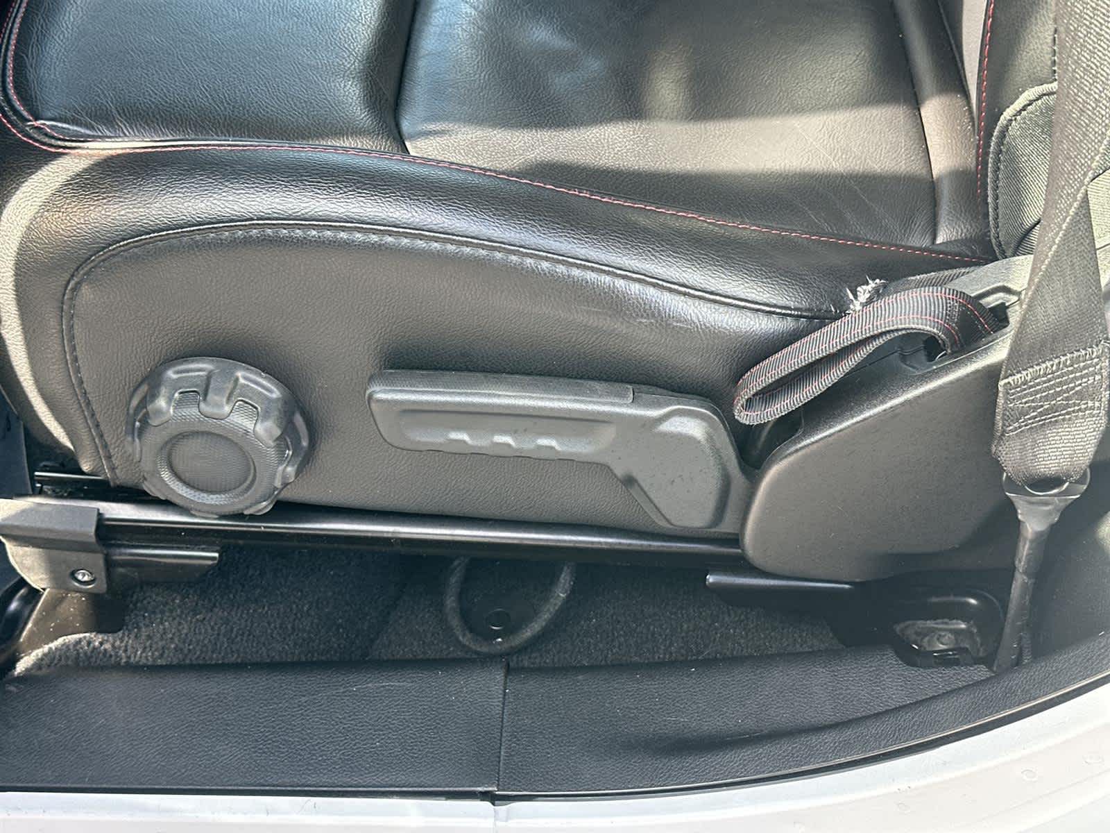 Thumbnail: 2019 Jeep Wrangler - 23