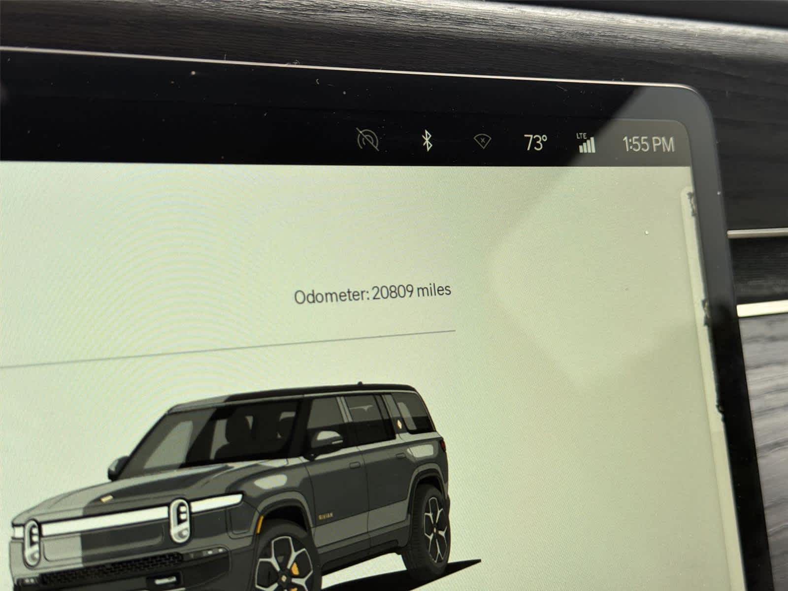 Thumbnail: 2023 Rivian R1S - 19