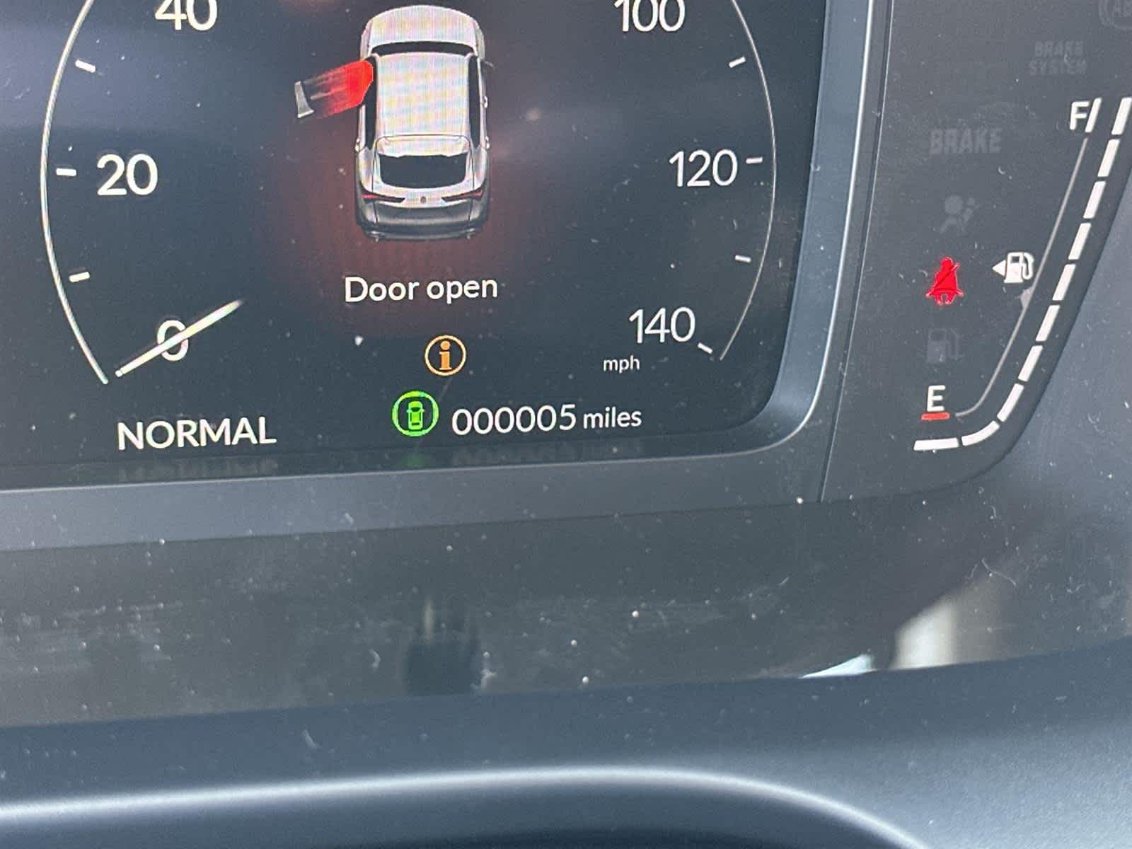 Thumbnail: 2025 Acura ADX - 18