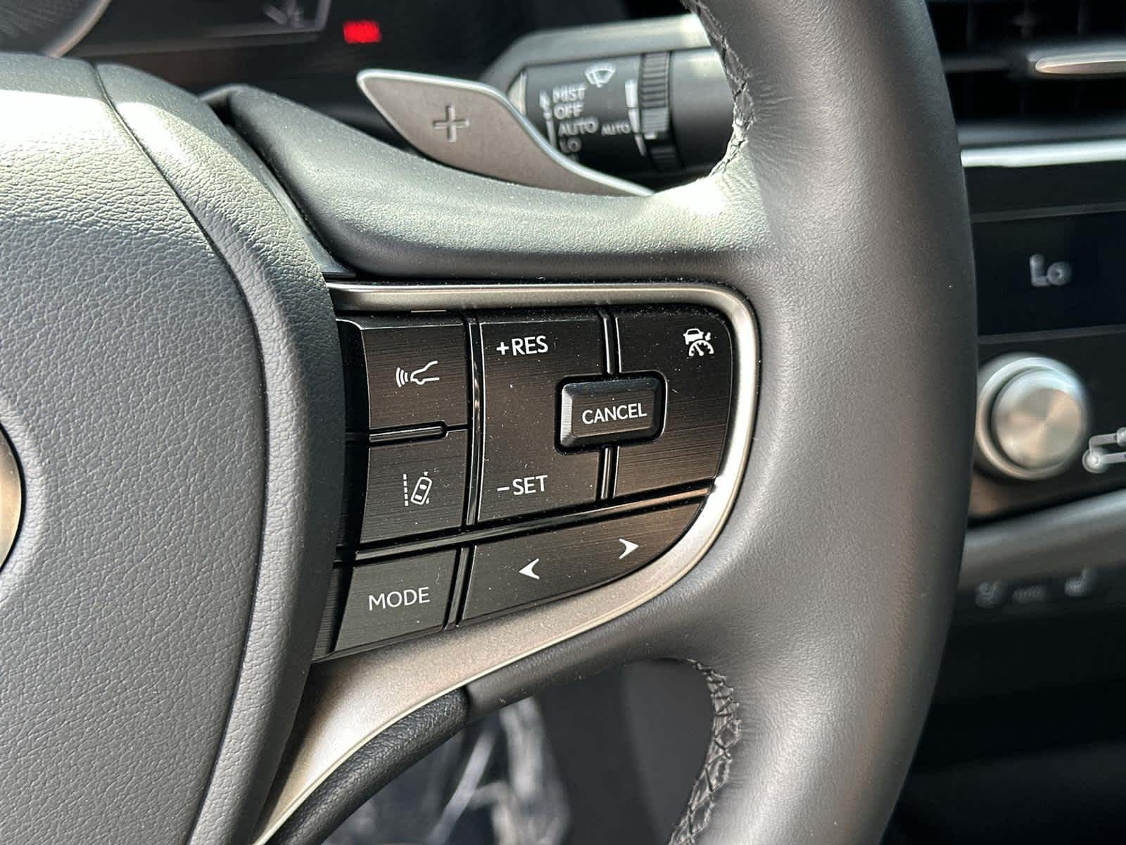 Thumbnail: 2024 Lexus ES - 25