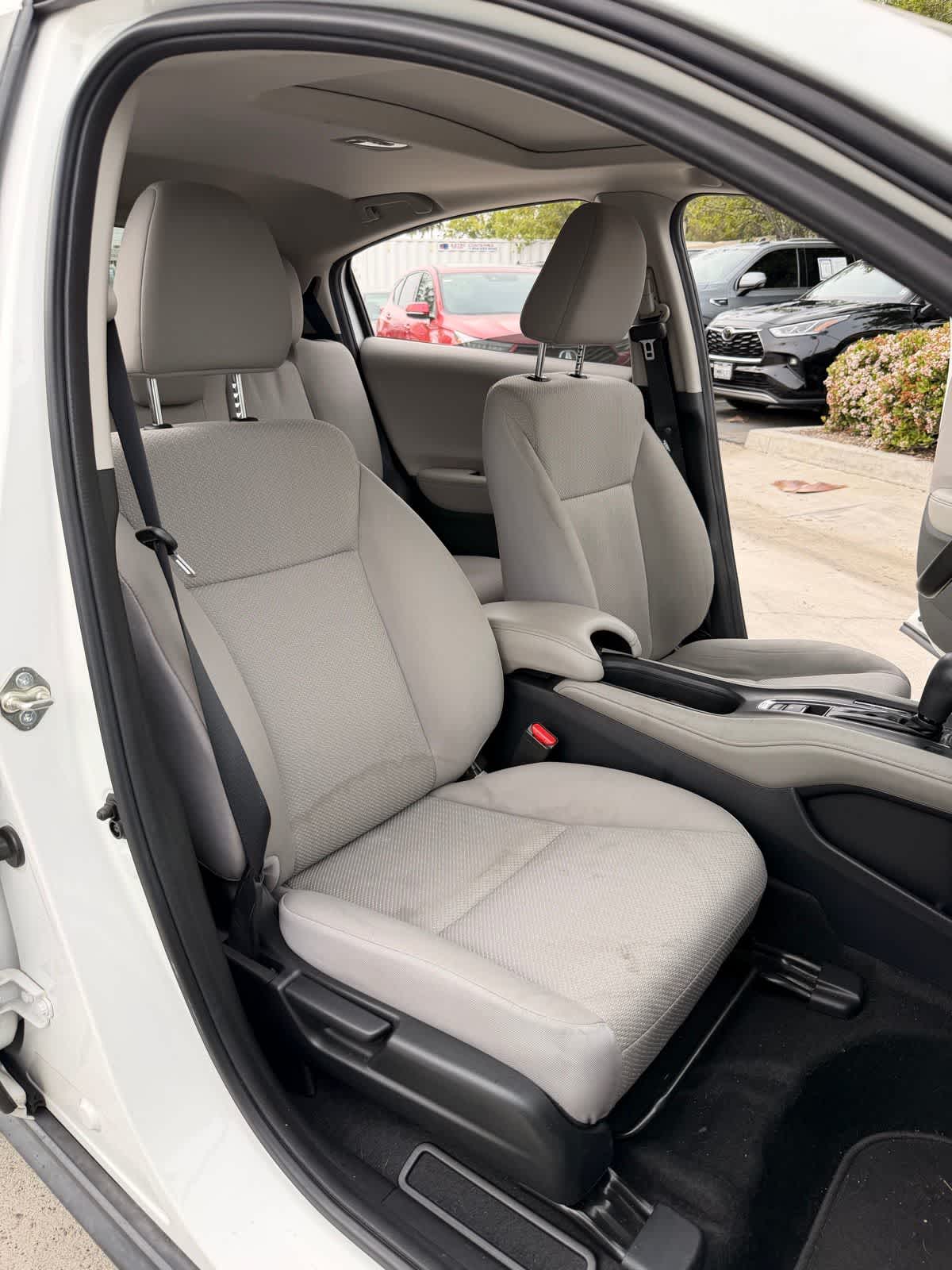 Thumbnail: 2017 Honda HR-V - 12