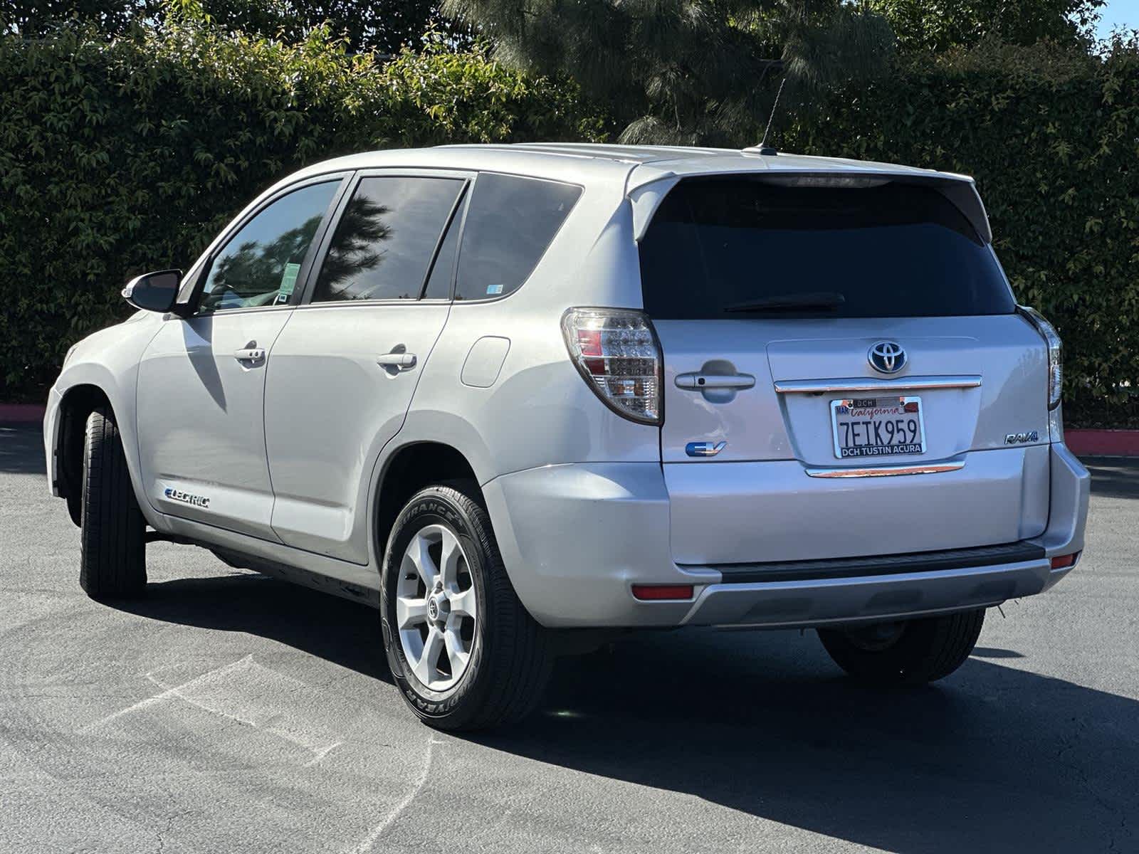 Thumbnail: 2014 Toyota RAV4 - 4